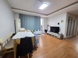 2차선 도로 접근성 좋은 평지의 단지 조성 되어 있는 전원주택 전세_썸네일_2