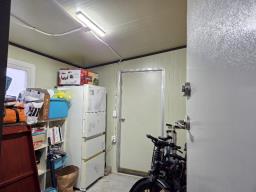 2차선 도로 접근성 좋은 평지의 단지 조성 되어 있는 전원주택 전세_썸네일_6