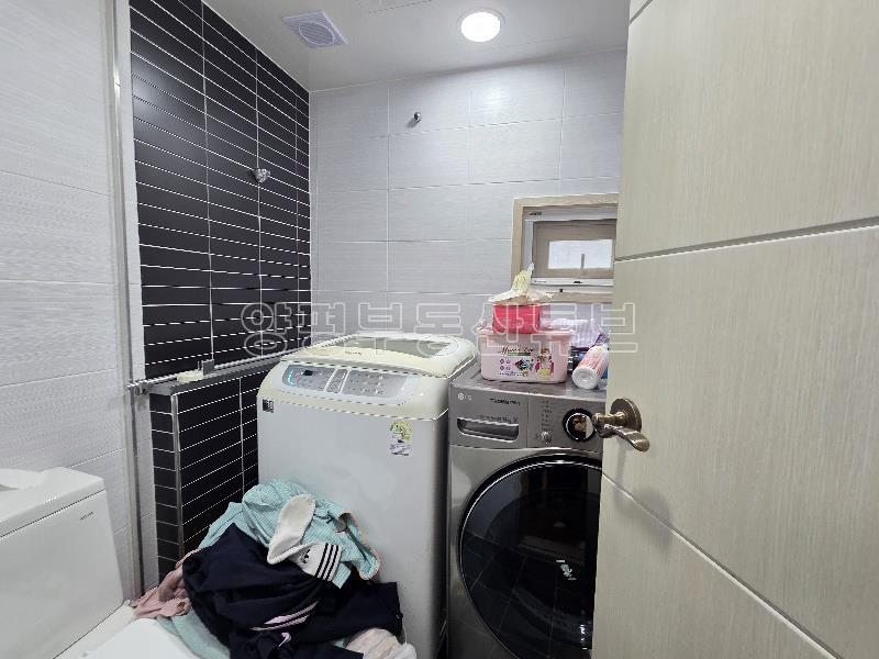 2차선 도로 접근성 좋은 평지의 단지 조성 되어 있는 전원주택 전세_9