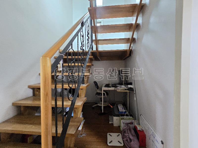 2차선 도로 접근성 좋은 평지의 단지 조성 되어 있는 전원주택 전세_10