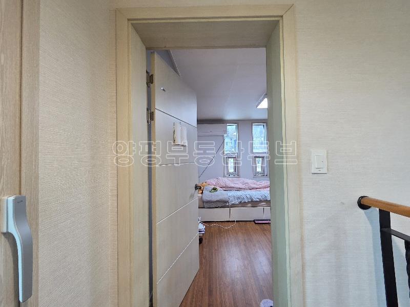 2차선 도로 접근성 좋은 평지의 단지 조성 되어 있는 전원주택 전세_13