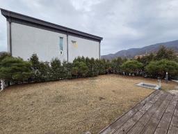 2차선 도로 접근성 좋은 평지의 단지 조성 되어 있는 전원주택 전세_썸네일_20