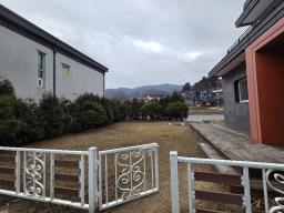 2차선 도로 접근성 좋은 평지의 단지 조성 되어 있는 전원주택 전세_썸네일_22