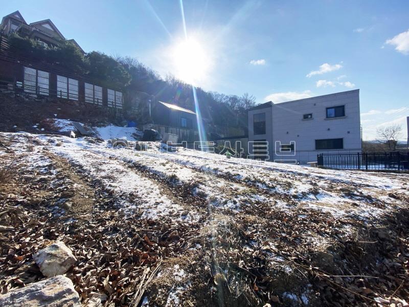 남한강을 바라볼 수 있으며, 2차선 도로 접근성 좋은 대지 277평 매매_9