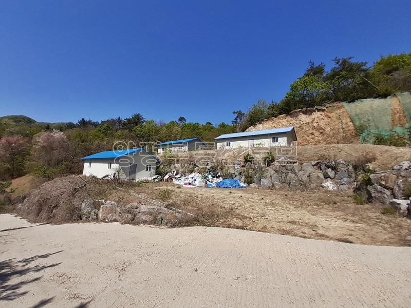 옥천면 신복리 전망이 틔여 있고, 창고 3동 있는 농림지역 포함되어 있는 6천여평 토지 매_11
