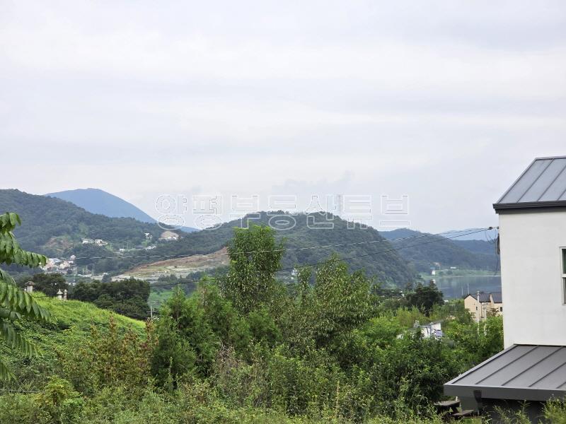 세월리 주택단지내 작은 평수의 토지로 멀리 남한강이 조망됨_18