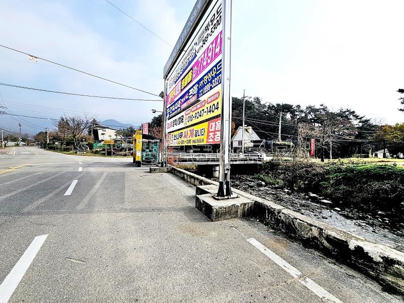 맑고 깨끗한 냇가와 접한 토지이며, 2차선 30m, 37번 국도 500m 접근성 좋은 토지_6