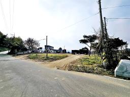 맑고 깨끗한 냇가와 접한 토지이며, 2차선 30m, 37번 국도 500m 접근성 좋은 토지_썸네일_8