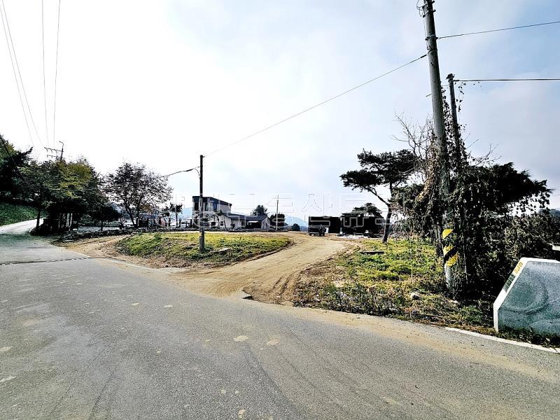 맑고 깨끗한 냇가와 접한 토지이며, 2차선 30m, 37번 국도 500m 접근성 좋은 토지_8