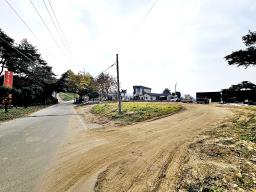 맑고 깨끗한 냇가와 접한 토지이며, 2차선 30m, 37번 국도 500m 접근성 좋은 토지_썸네일_16