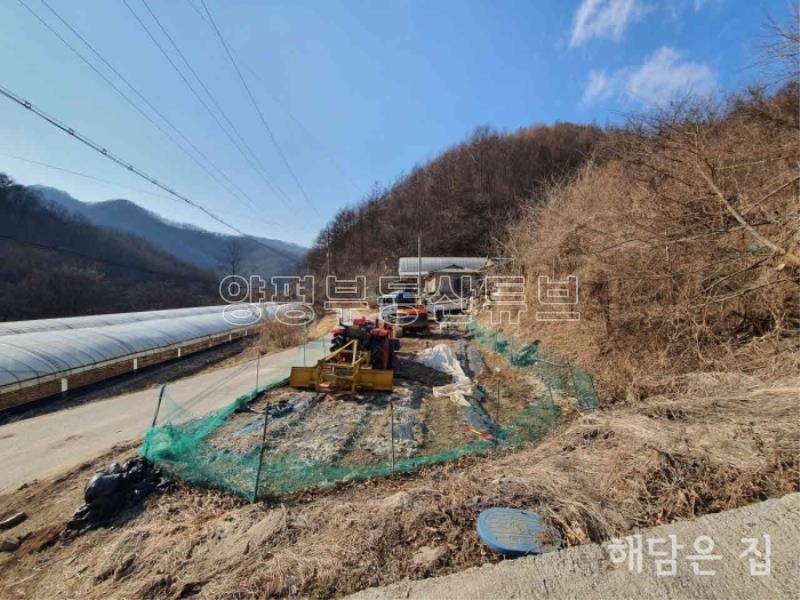 산골짜기 사이 계곡을 앞에둔 값 싼 전원주택지!_2